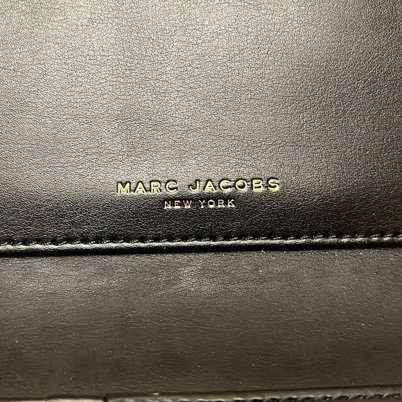 Marc Jacobs Leather Pomegranate Zip Wallet/ Keychain - Picture 4 of 7